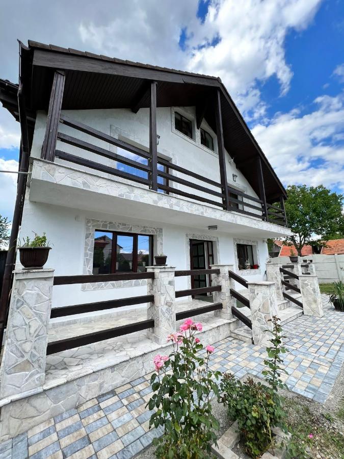 Garden Villa Braşov Exterior foto