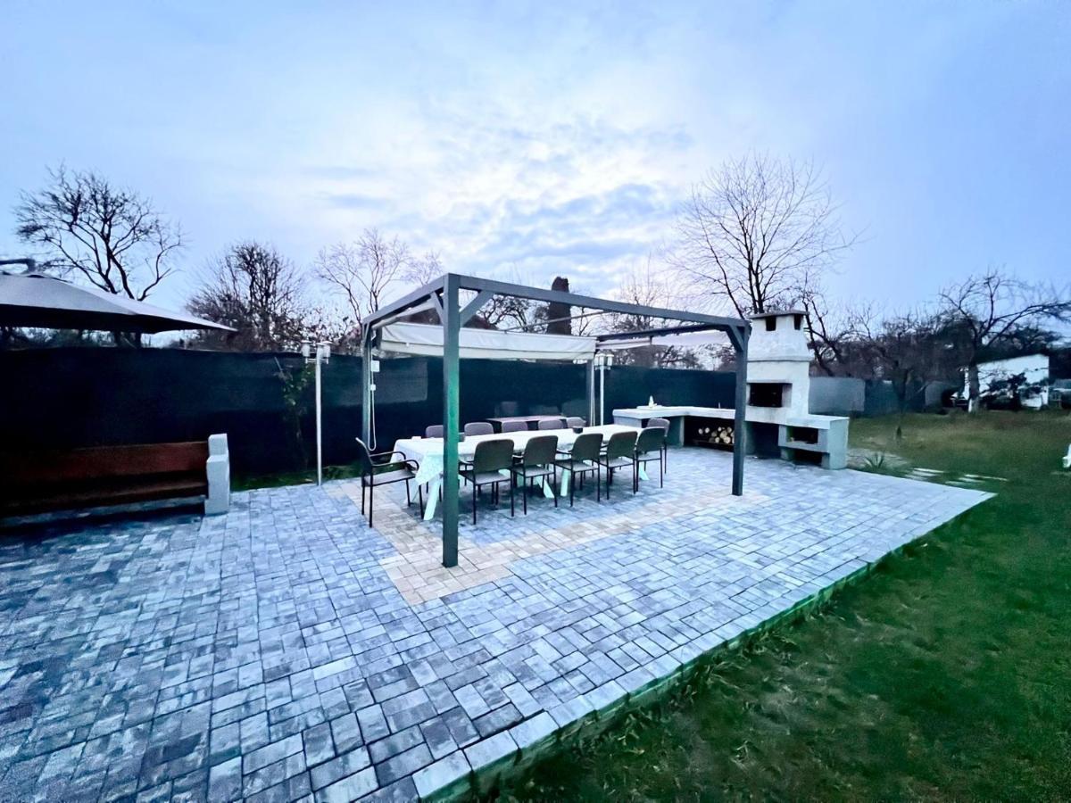 Garden Villa Braşov Exterior foto